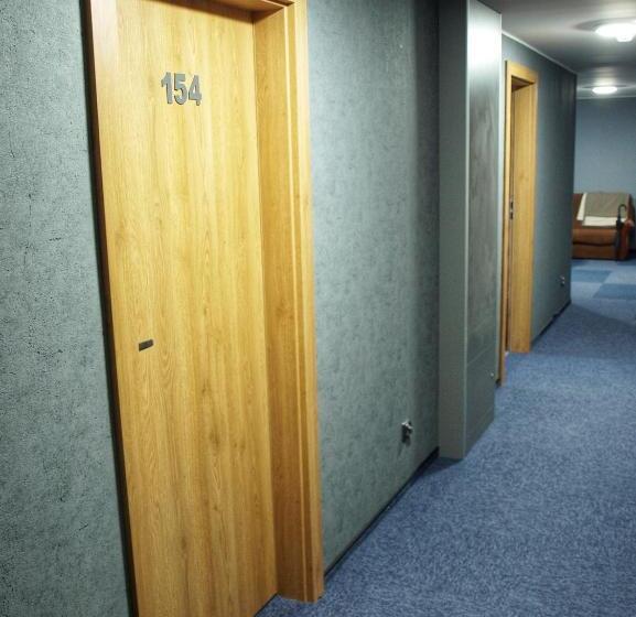 اتاق استاندارد سه نفره, Rudnik