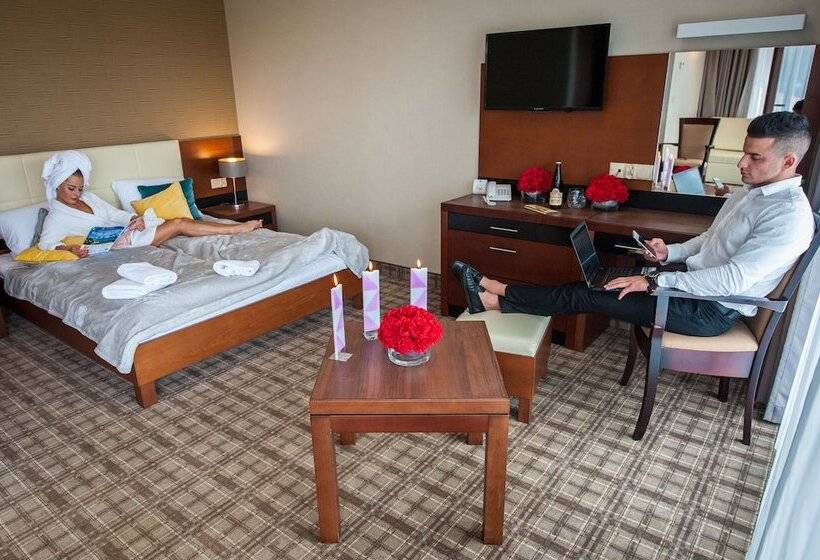 اتاق لوکس, Rudnik