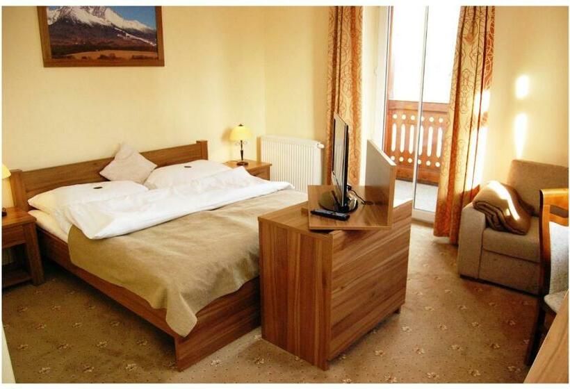 غرفة قياسية مطلّة علي البحيرة, Solisko