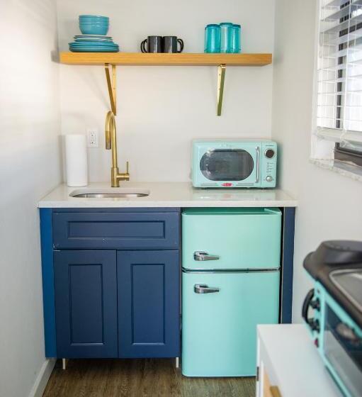 إستوديو قياسى, Sunburst Inn