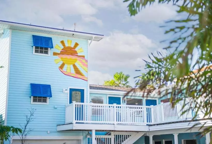 海の見えるスタンダードスタジオ, Sunburst Inn