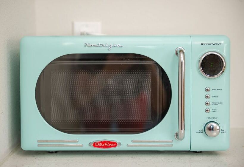 إستوديو قياسى, Sunburst Inn