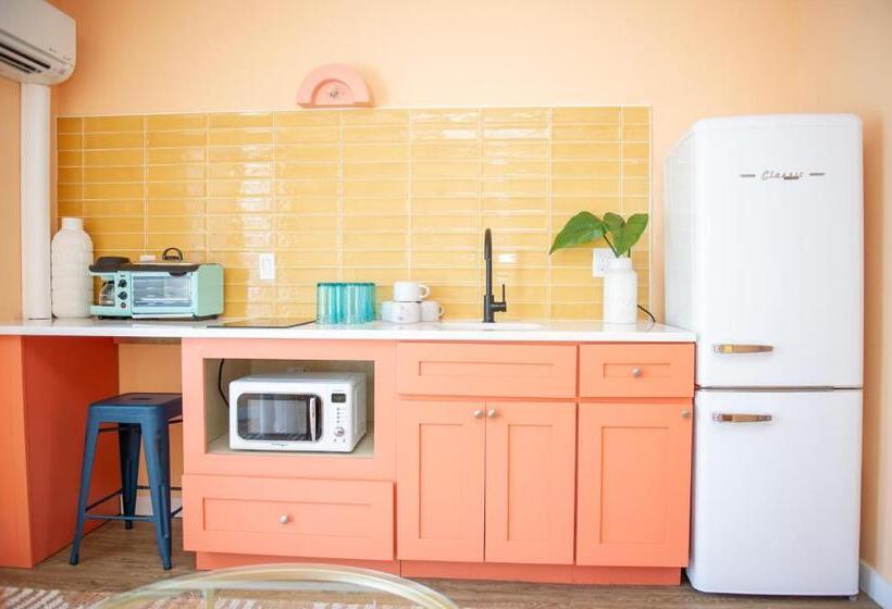 إستوديو قياسى مطل على البحر, Sunburst Inn