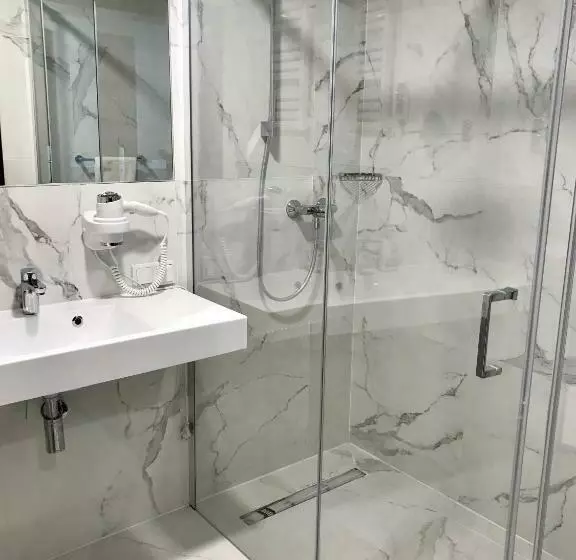 اتاق لوکس با بالکن, Trofana Wellness & Spa