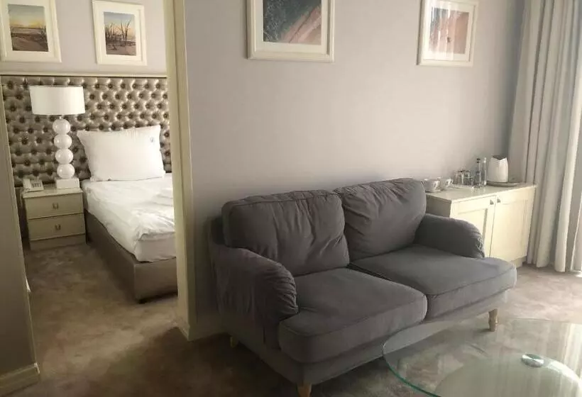 استودیوی استاندارد, Trofana Wellness & Spa