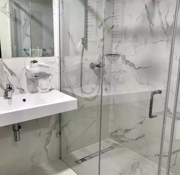 اتاق لوکس با تراس, Trofana Wellness & Spa