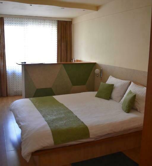 스탠다드 룸, Zimbru