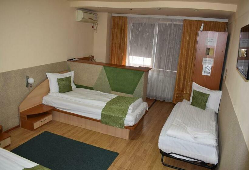 스탠다드 트리플 룸, Zimbru