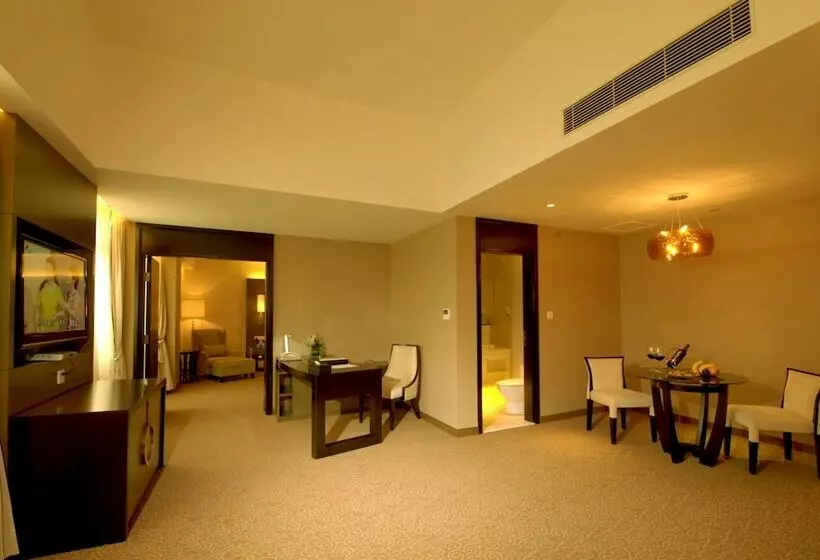 سوییت لوکس, Jiaxin Conifer Hotel Shunde