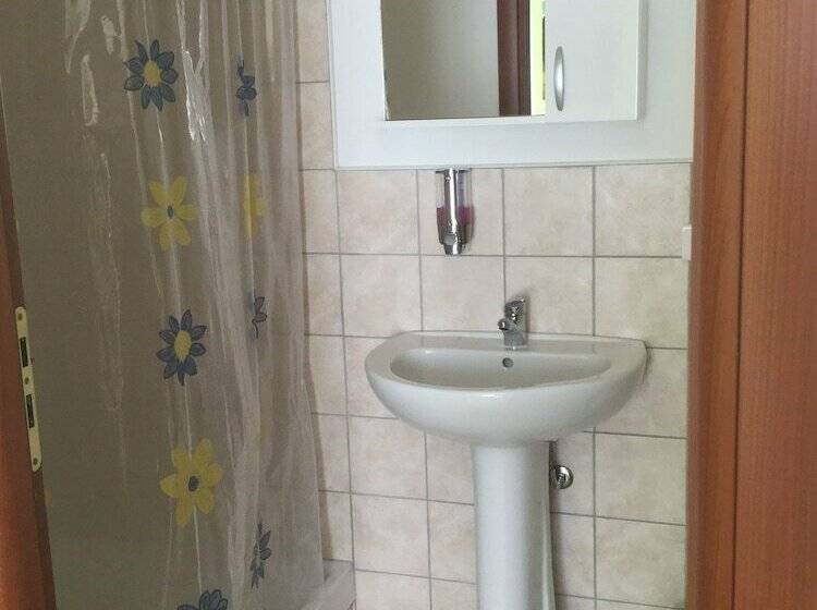 コンフォートトリプルルーム, Guesthouse Villa Kaos