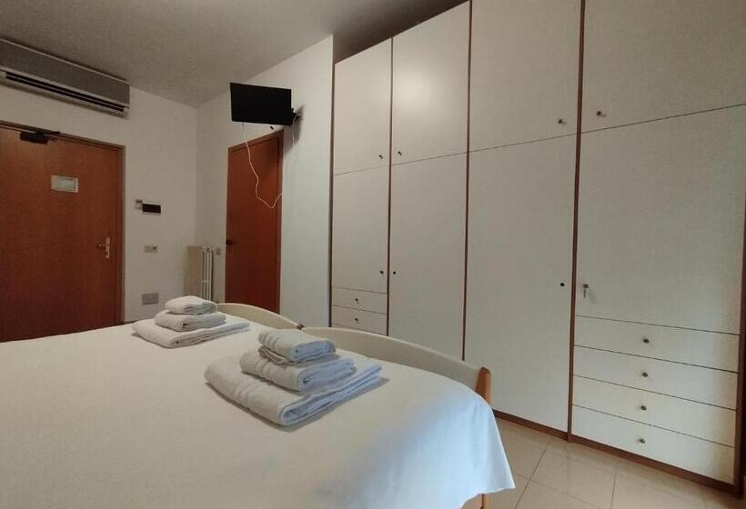 エコノミールーム, Ah Roma