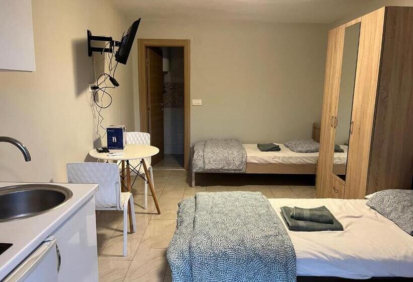 اتاق استاندارد, Blue Mountain Apart