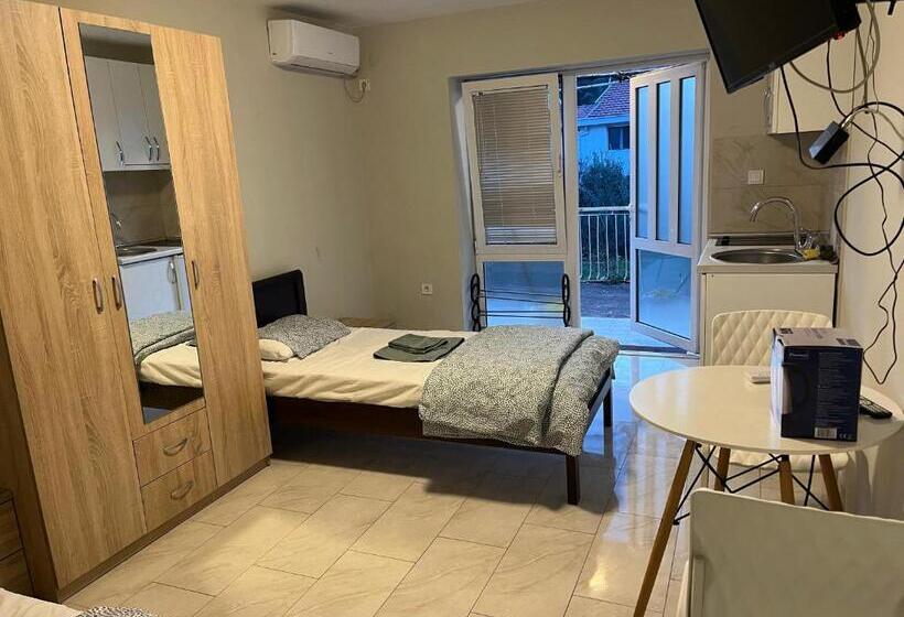 اتاق استاندارد, Blue Mountain Apart