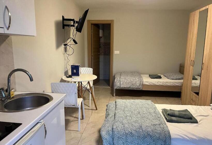 اتاق استاندارد, Blue Mountain Apart