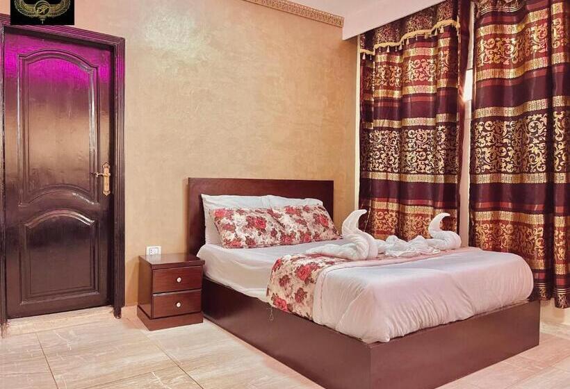 اتاق خانوادگی با چشم‌انداز کوه, Comfort Pyramids&sphinx Inn