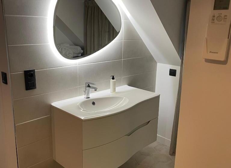 חדר סטנדרט עם מיטת קינג, Le Sainte Jeanne