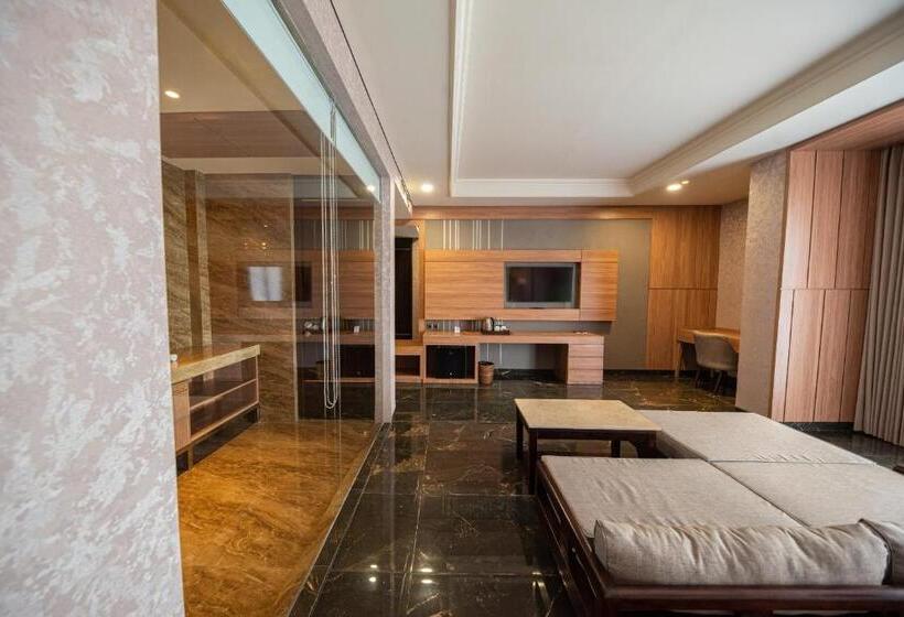 סוויטה, Taman Prakerti Bhuana