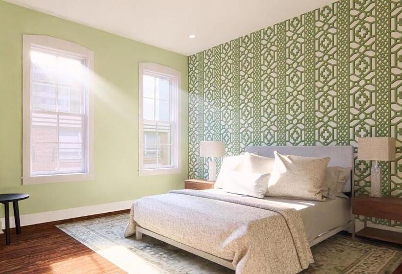 스탠다드 룸 킹사이즈 침대, The Painted Lady