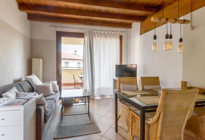 דירה בת חדר שינה 1 עם מרפסת, Lugana Resort & Sporting Club Sermana Village