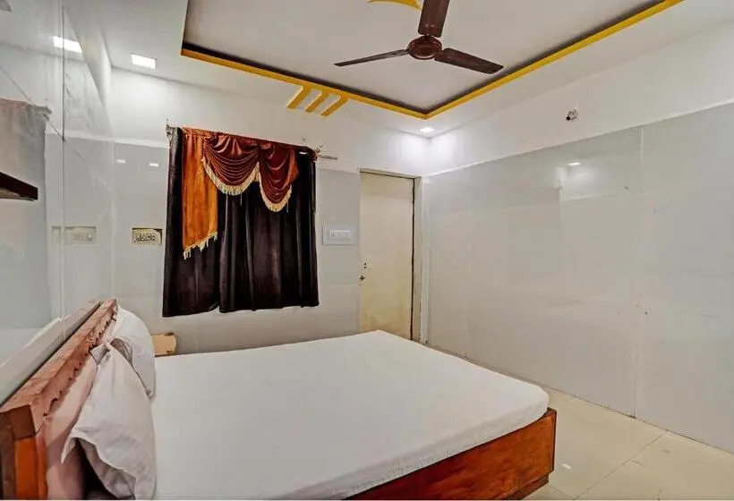 デラックストリプルルーム, Oyo Hotel Surya Dev