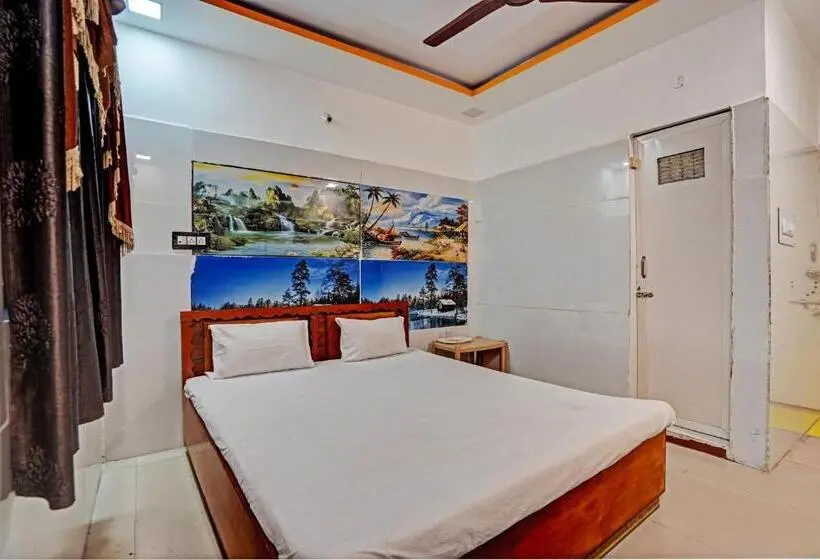 デラックストリプルルーム, Oyo Hotel Surya Dev