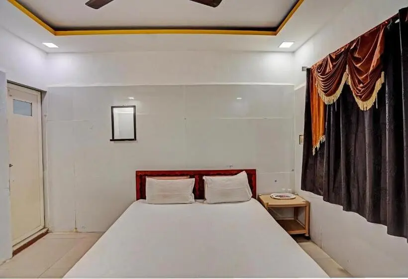 デラックストリプルルーム, Oyo Hotel Surya Dev