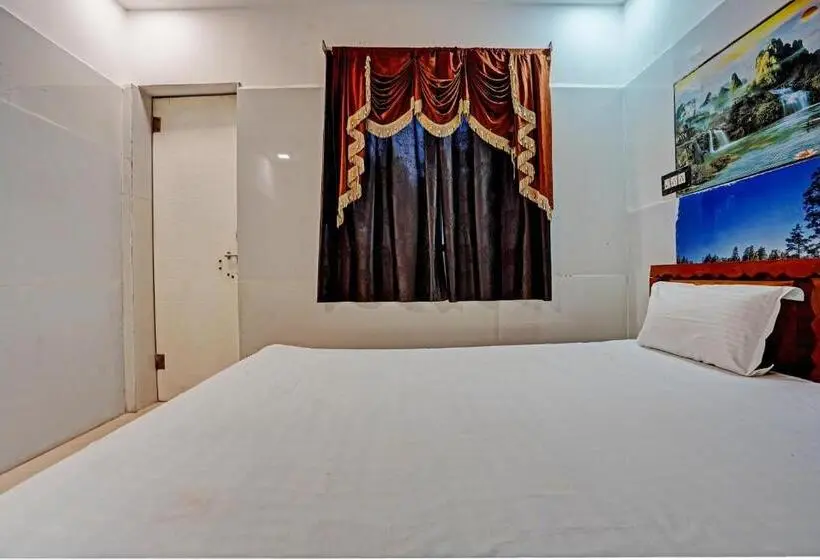 デラックストリプルルーム, Oyo Hotel Surya Dev