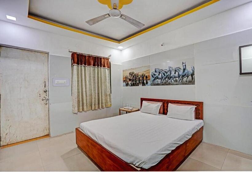 Quarto Triplo Clássico, Oyo Hotel Surya Dev