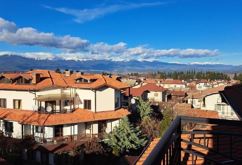 标准间带露台, къща за гости Real