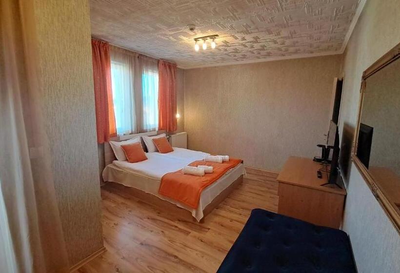 غرفة قياسية مزوَّدة بتراس, къща за гости Real