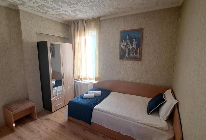 شقة غرفة نوم واحدة مزودة بشُرفة, къща за гости Real