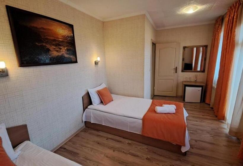 带1个卧室的带阳台的公寓, къща за гости Real