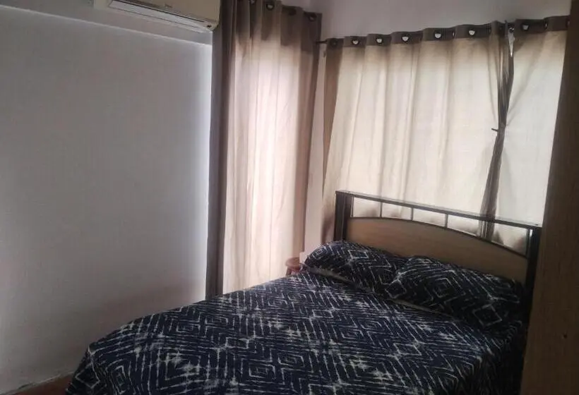 اتاق لوکس, Casa De Hóspedes Nos Carianos Perto Do Aeroporto
