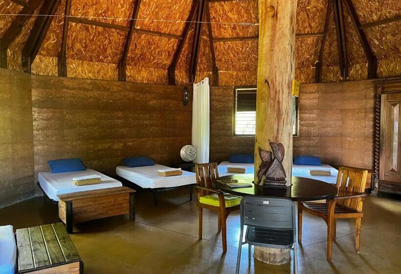 اتاق خانوادگی با چشمانداز باغ, Cheratof