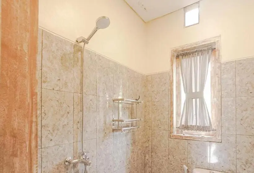 バルコニー付きスタンダードルーム, Giri Krisna Guest House