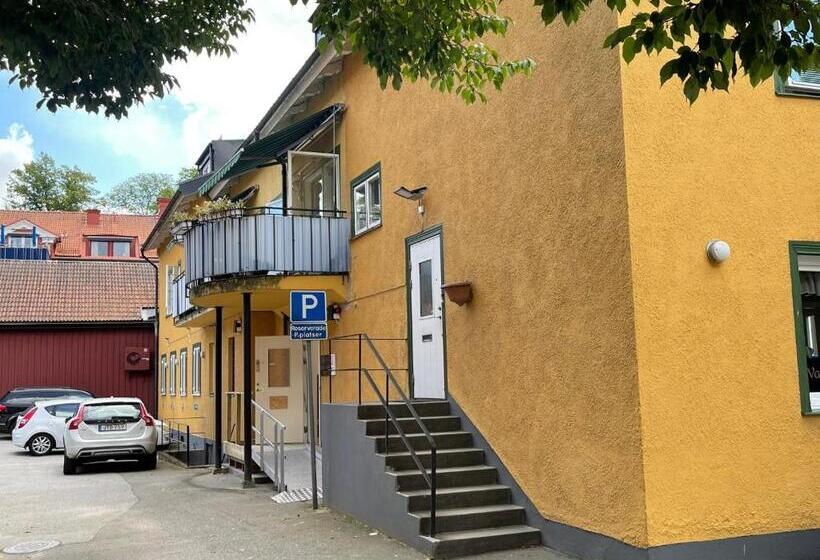 デラックストリプルルーム, Bakgården Mariestad