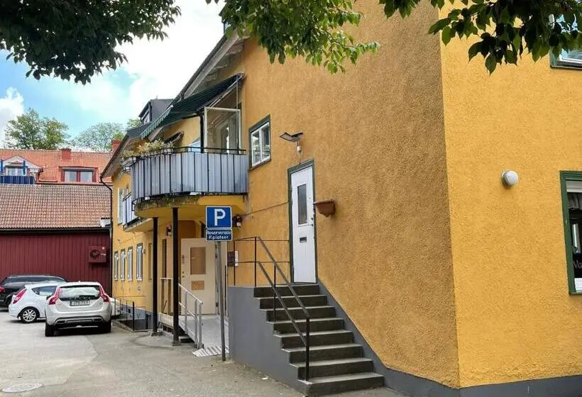 デラックストリプルルーム, Bakgården Mariestad