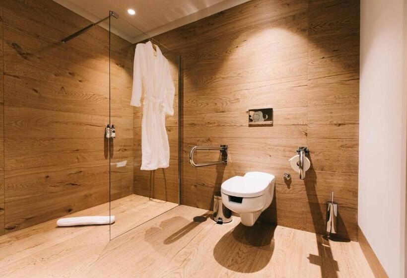 חדר סטנדרט מותאם לאדם עם מוגבלויות, Solar De Vila Meã