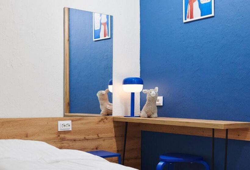 اتاق استاندارد, Lama Hostel