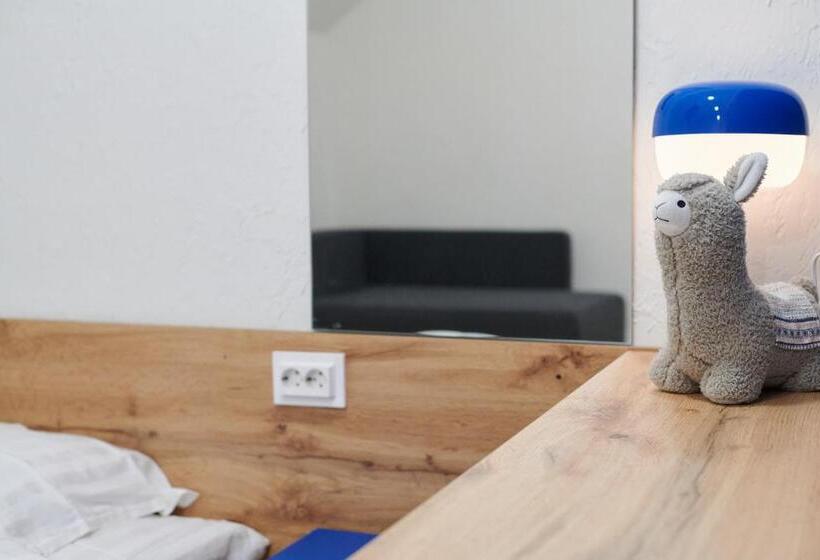 اتاق استاندارد, Lama Hostel