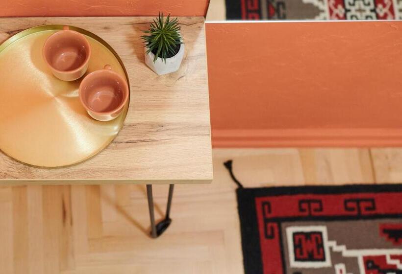 اتاق استاندارد, Lama Hostel