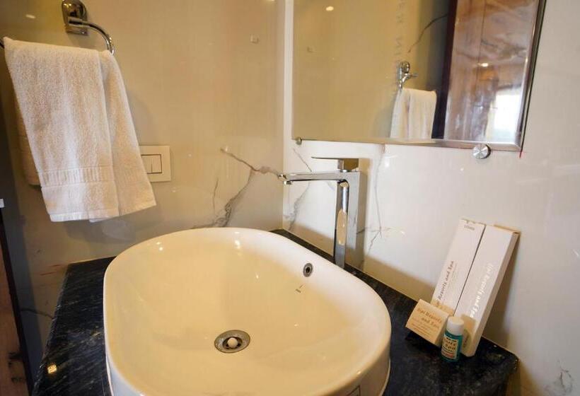 디럭스 4인 룸, Lipi Resort And Spa