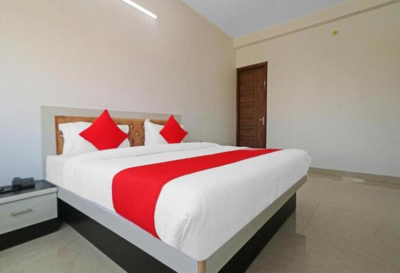 חדר קלאסי לשלושה, Oyo Hotel Safari Inn