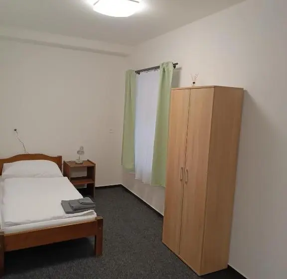Standard Kolmen Hengen Huone, Penzion Kotva