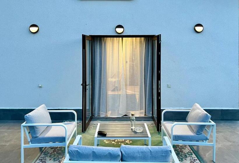 Pokój Standard z Tarasem, туйковата стая The Tuikov Home Room