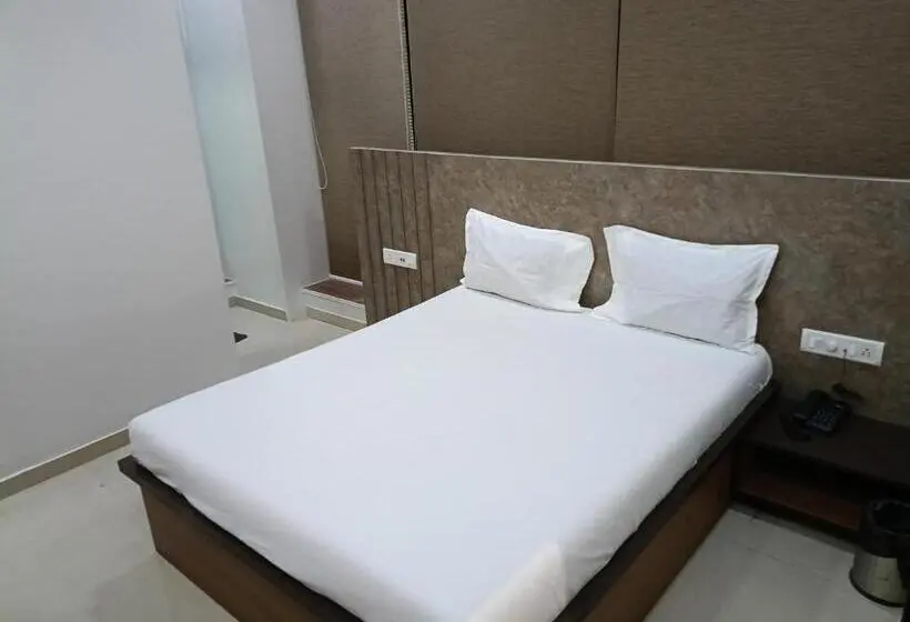 Deluxe-huone, Ritz Vesu Hotels In Vesu, Surat