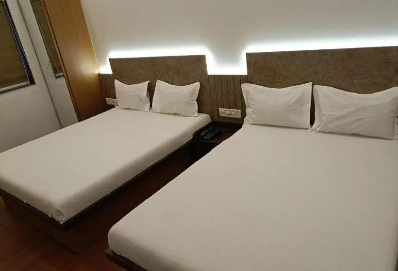 Perhehuone, Ritz Vesu Hotels In Vesu, Surat