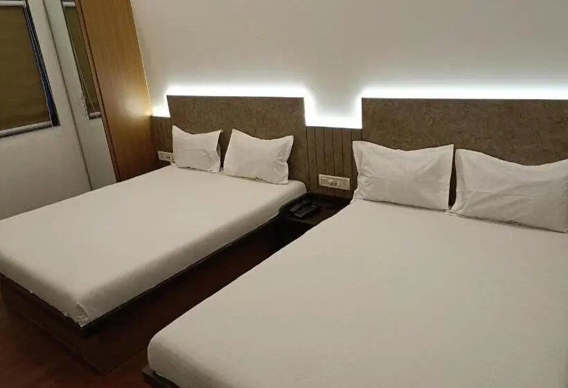 Perhehuone, Ritz Vesu Hotels In Vesu, Surat