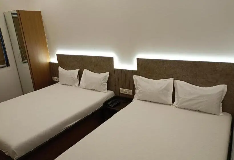 Perhehuone, Ritz Vesu Hotels In Vesu, Surat