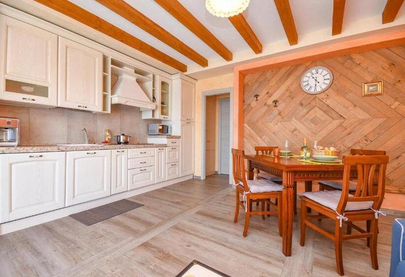 1 Bedroom Apartment Lake View, Appartamenti Castello Resort